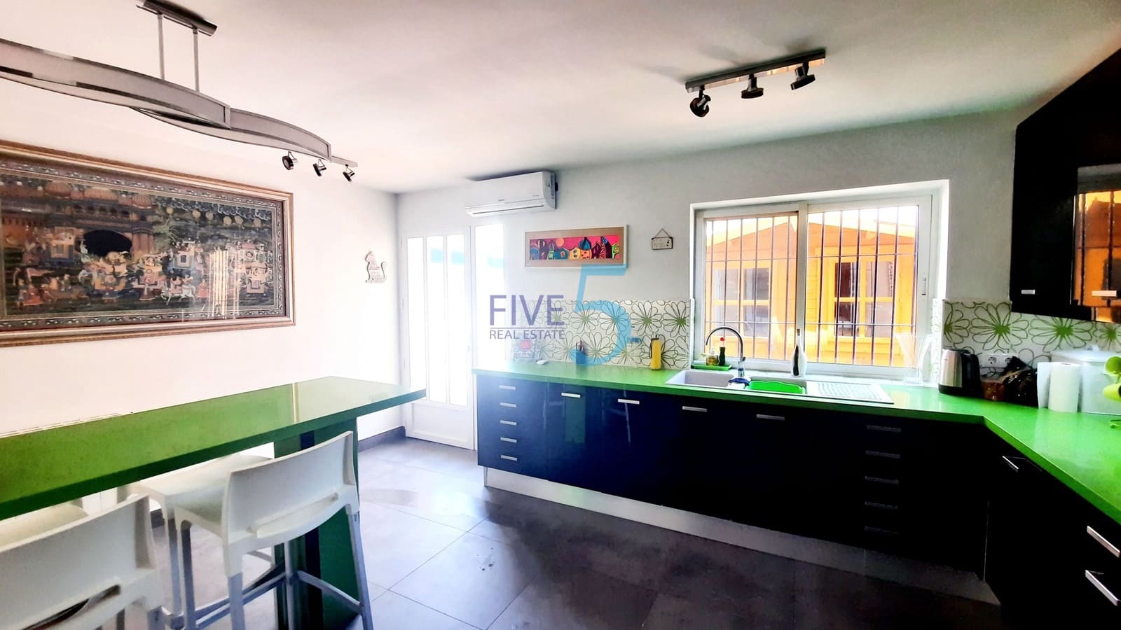 5 bedroom Villa for sale in Los Urrutias with pool garage - € 379,000 (Ref: 9971616)