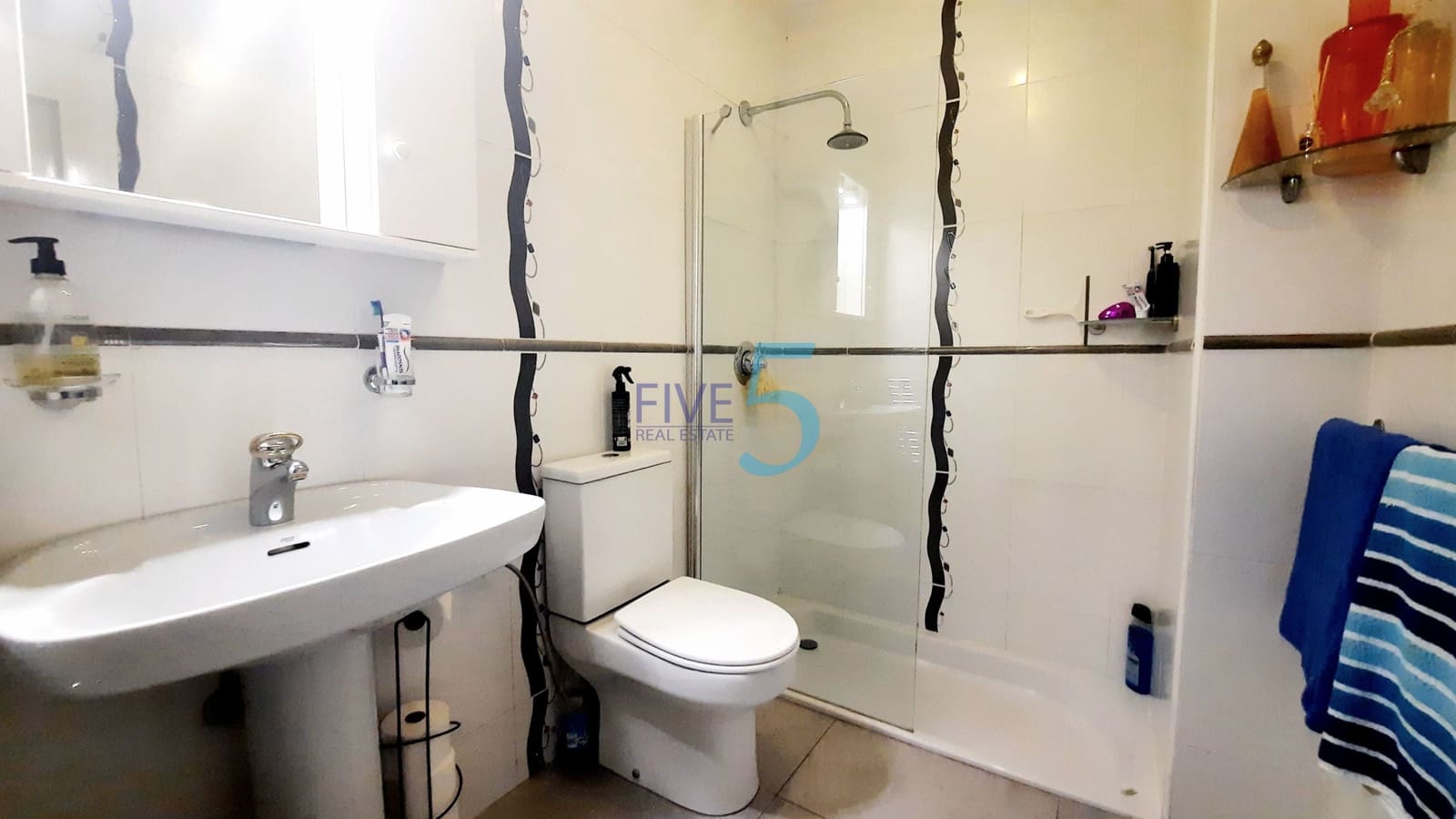 5 bedroom Villa for sale in Los Urrutias with pool garage - € 379,000 (Ref: 9971616)