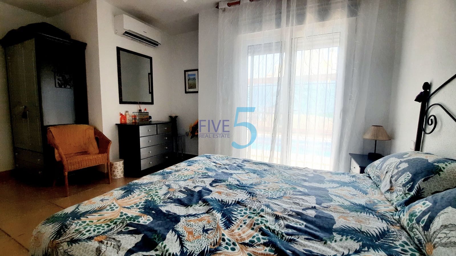 5 bedroom Villa for sale in Los Urrutias with pool garage - € 379,000 (Ref: 9971616)
