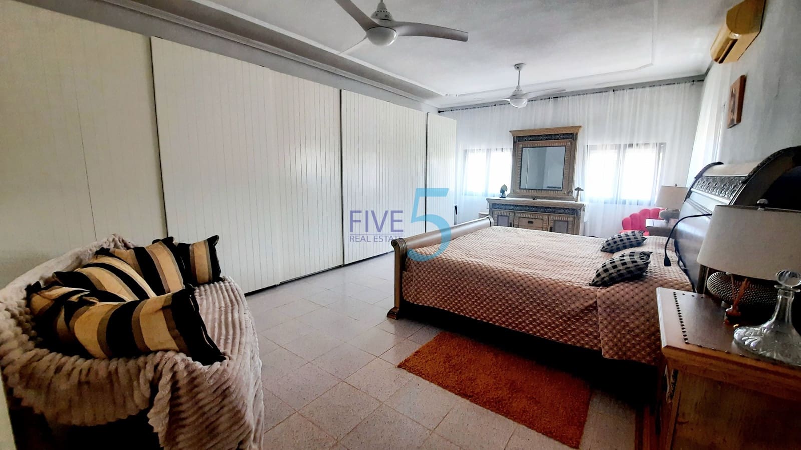 5 bedroom Villa for sale in Los Urrutias with pool garage - € 379,000 (Ref: 9971616)