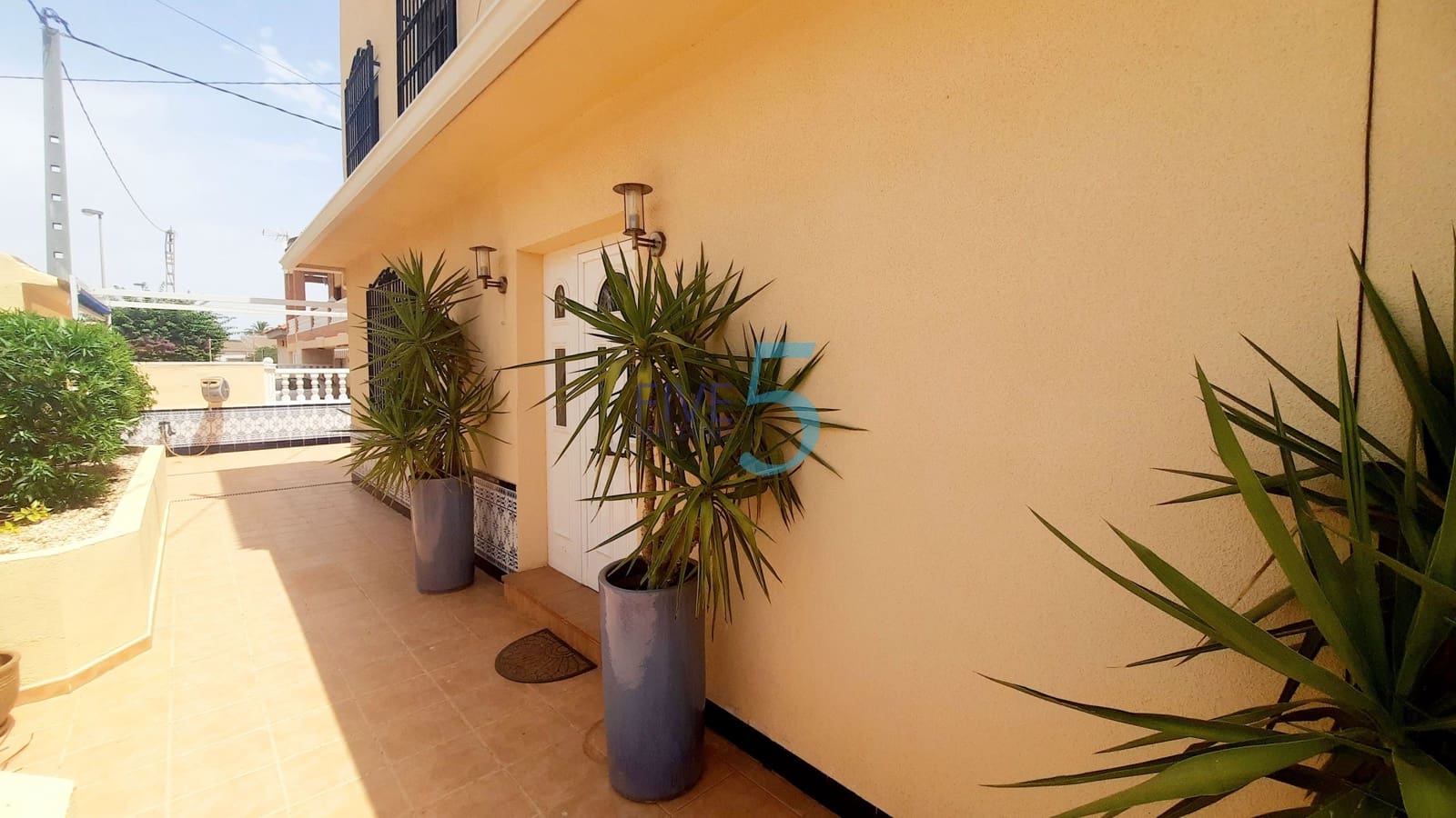 5 bedroom Villa for sale in Los Urrutias with pool garage - € 379,000 (Ref: 9971616)