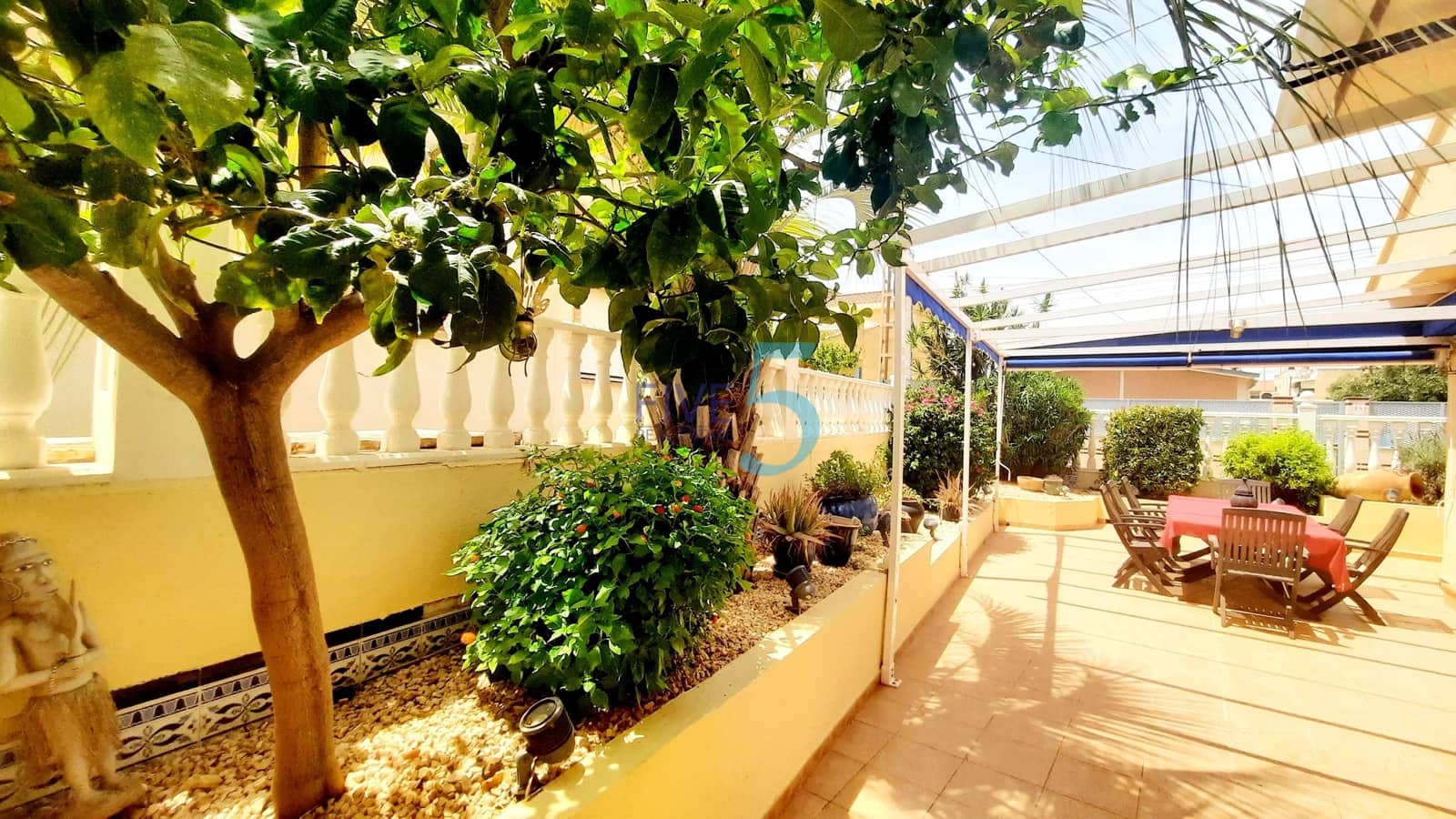 5 bedroom Villa for sale in Los Urrutias with pool garage - € 379,000 (Ref: 9971616)