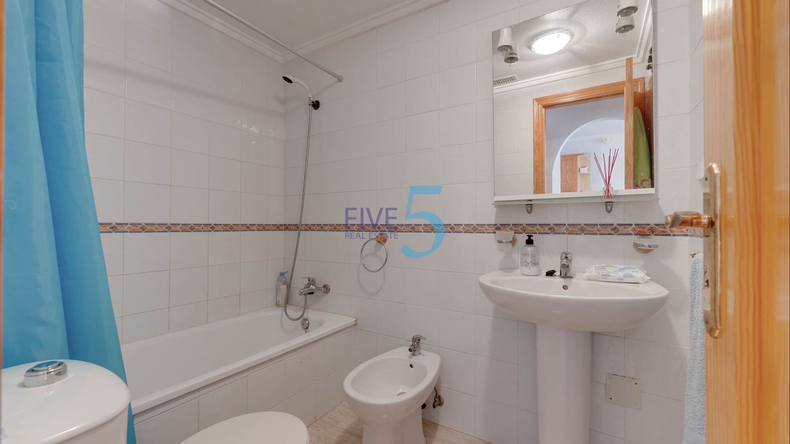 2 bedroom Apartment for sale in Villamartin with pool garage - € 145,000 (Ref: 9971617)