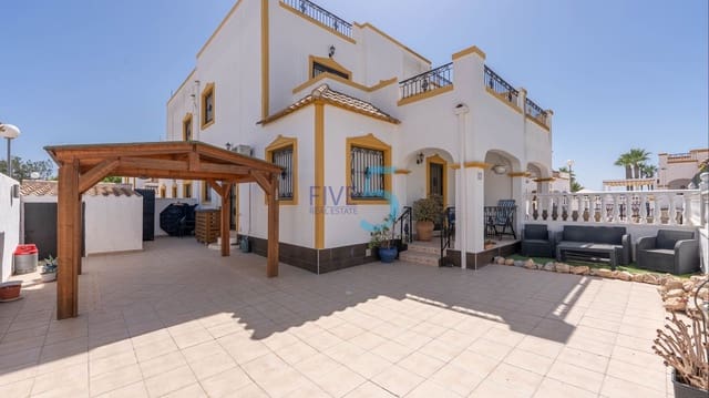 Casa de 3 habitaciones en Vistabella, Orihuela en venta con piscina - 195.000 € (Ref: 9972262)
