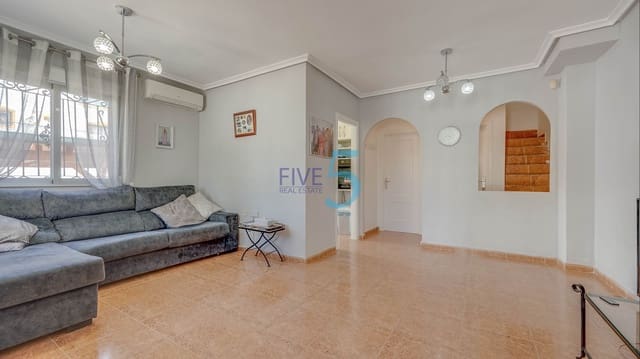 Casa de 3 habitaciones en Vistabella, Orihuela en venta con piscina - 195.000 € (Ref: 9972262)