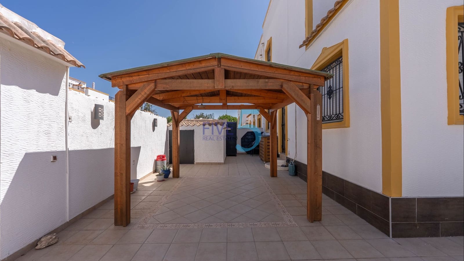 3 bedroom Townhouse for sale in Vistabella with pool - € 195,000 (Ref: 9972262)