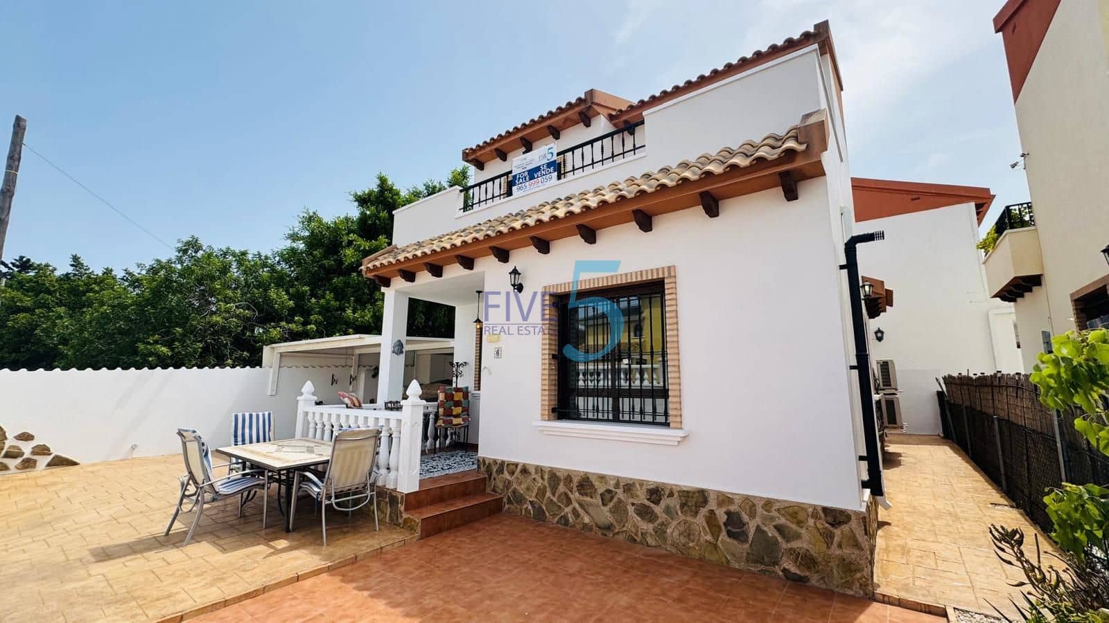 3 bedroom Villa for sale in Villamartin with pool garage - € 299,000 (Ref: 9973845)
