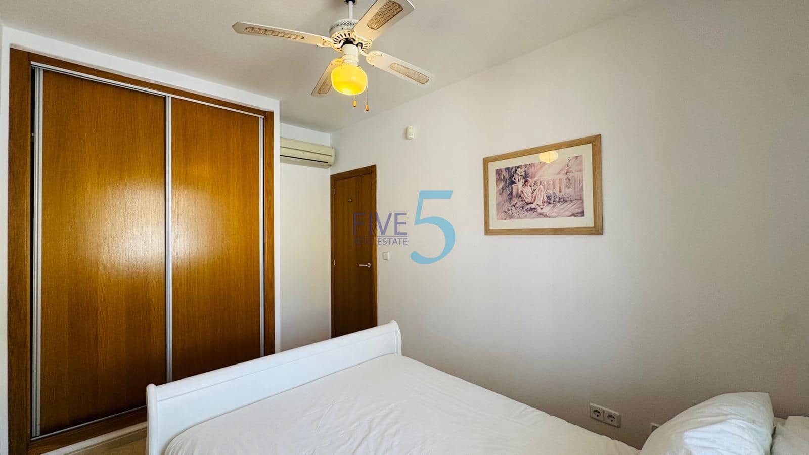 3 bedroom Villa for sale in Villamartin with pool garage - € 299,000 (Ref: 9973845)