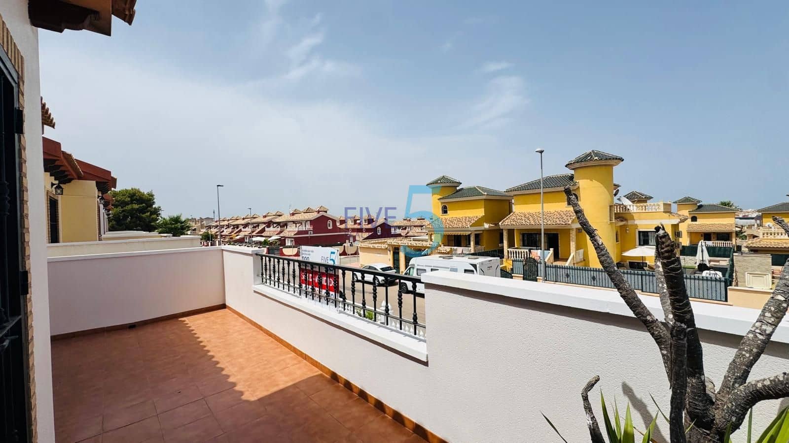 3 bedroom Villa for sale in Villamartin with pool garage - € 299,000 (Ref: 9973845)