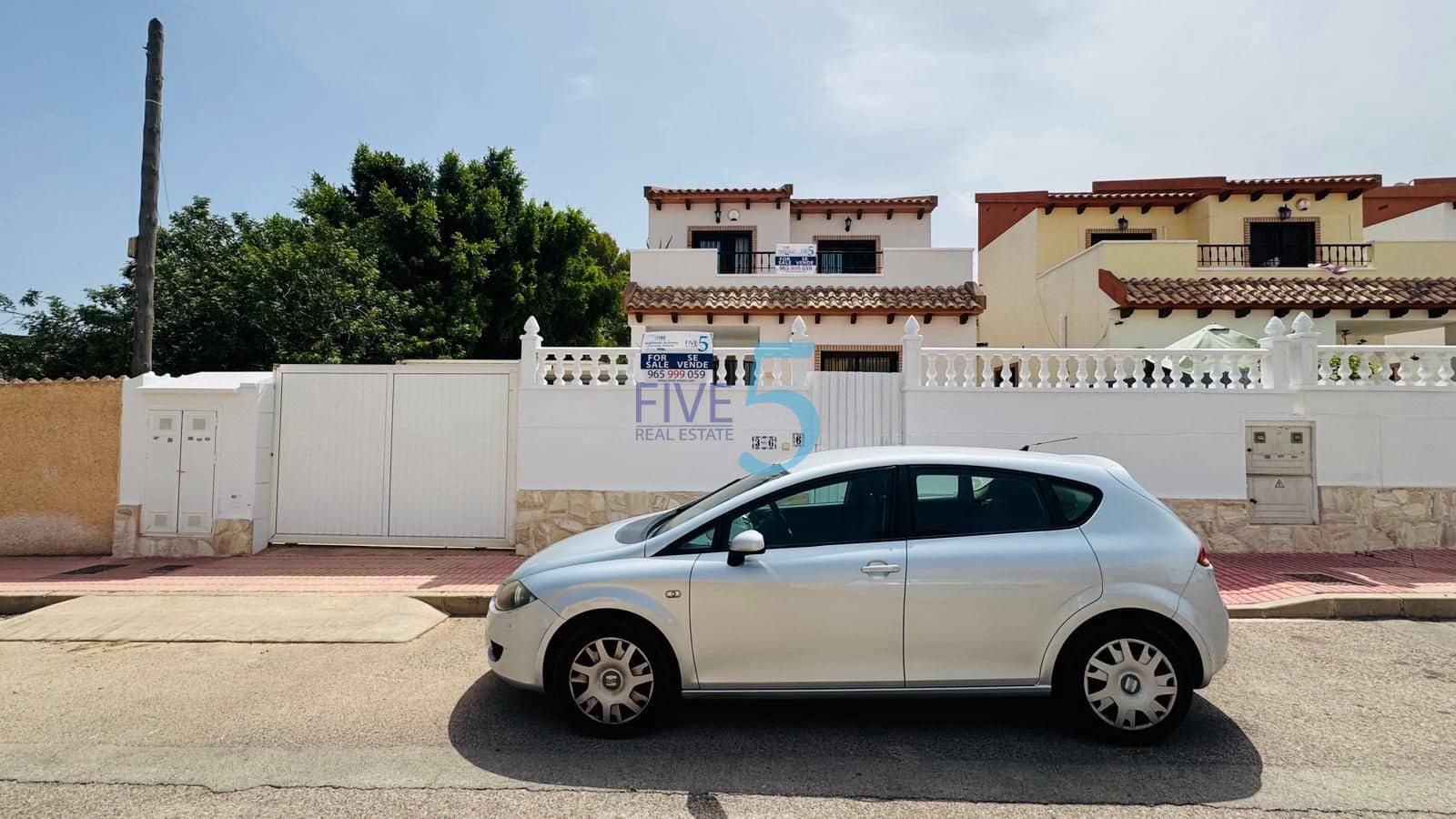 3 bedroom Villa for sale in Villamartin with pool garage - € 299,000 (Ref: 9973845)