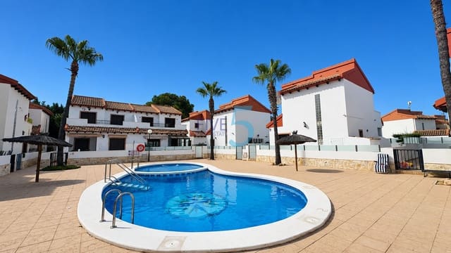3 sovrum Villa till salu i Villamartin, Orihuela med pool garage - 299 000 € (Ref: 9973845)