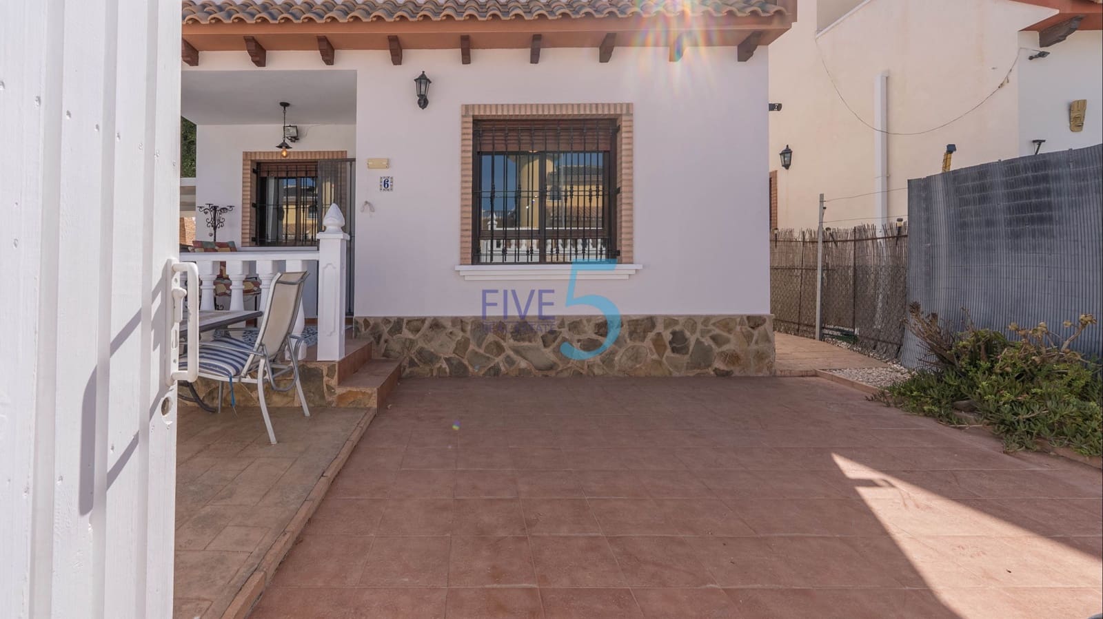3 soverom Villa til salgs i Villamartin med svømmebasseng garasje - € 299 000 (Ref: 9973845)