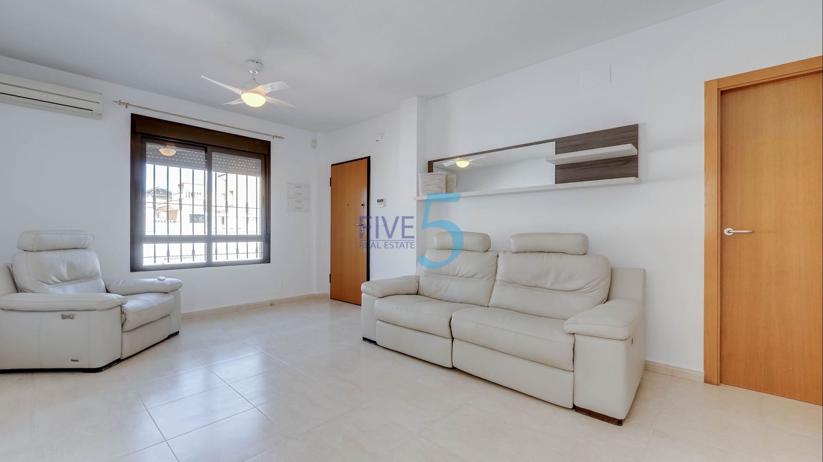 3 soverom Villa til salgs i Villamartin med svømmebasseng garasje - € 299 000 (Ref: 9973845)