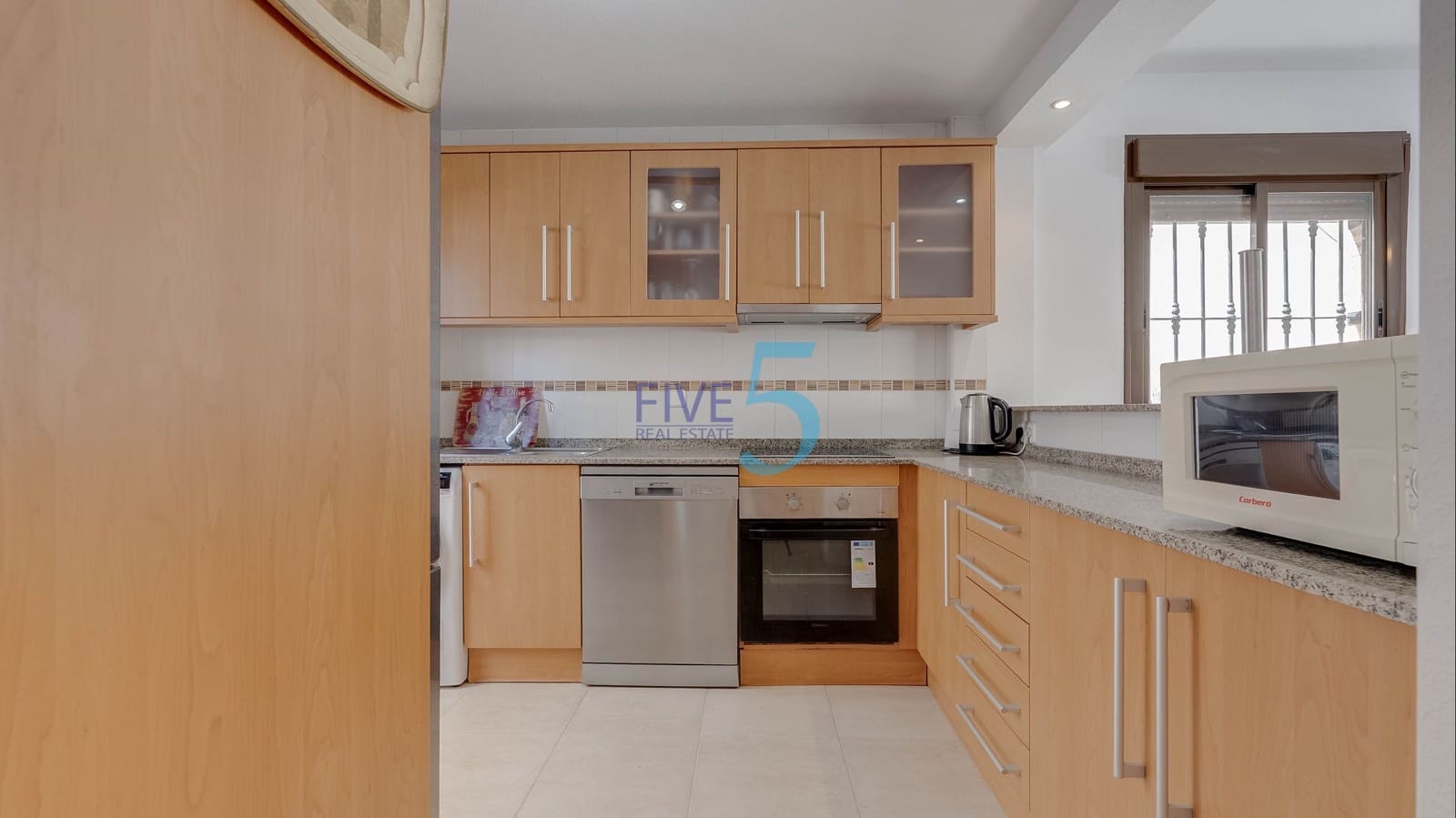 3 soverom Villa til salgs i Villamartin med svømmebasseng garasje - € 299 000 (Ref: 9973845)