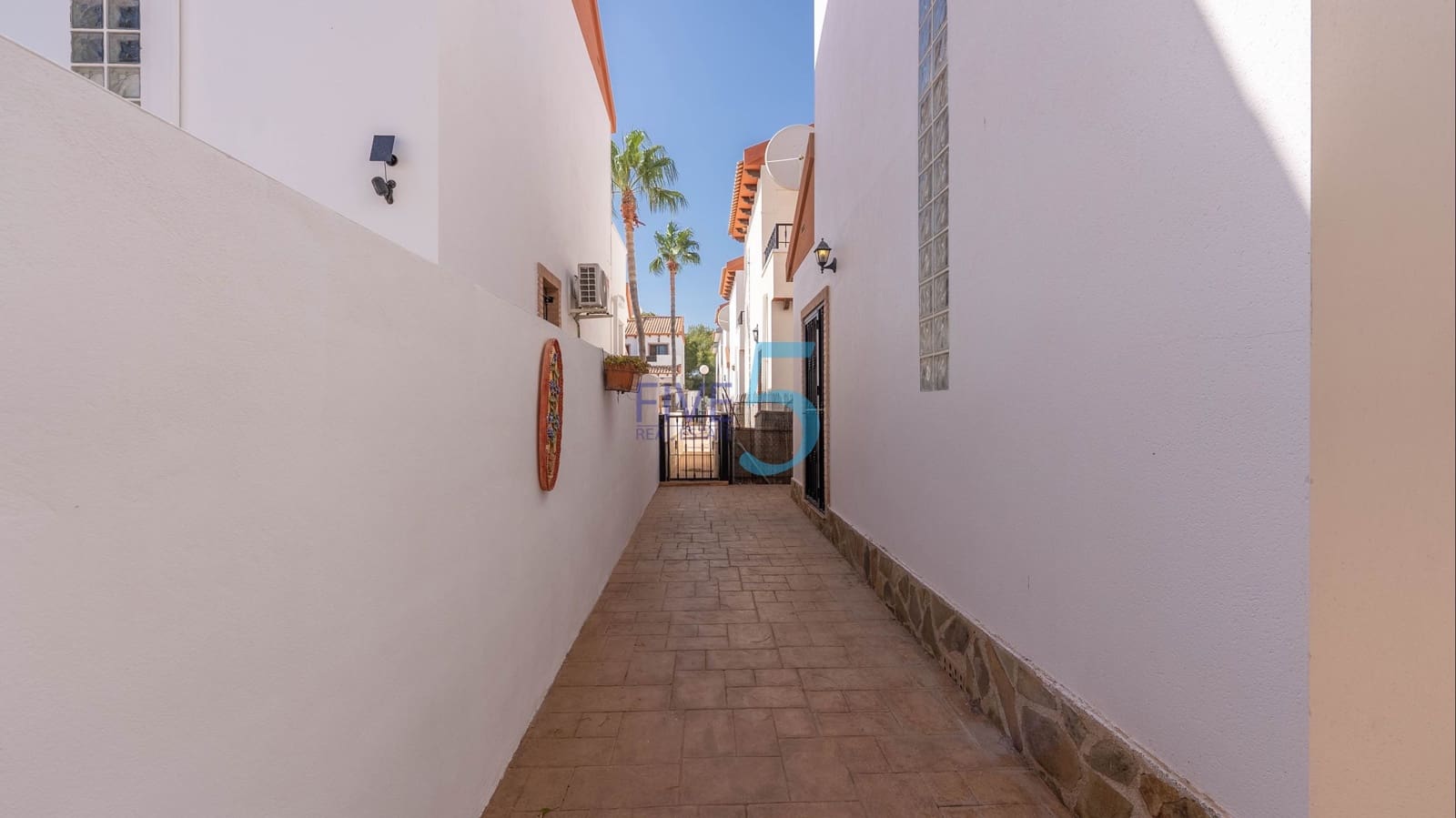 3 soverom Villa til salgs i Villamartin med svømmebasseng garasje - € 299 000 (Ref: 9973845)