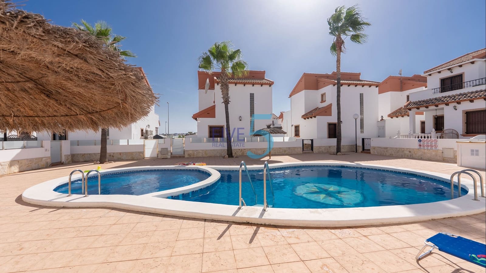 3 soverom Villa til salgs i Villamartin med svømmebasseng garasje - € 299 000 (Ref: 9973845)