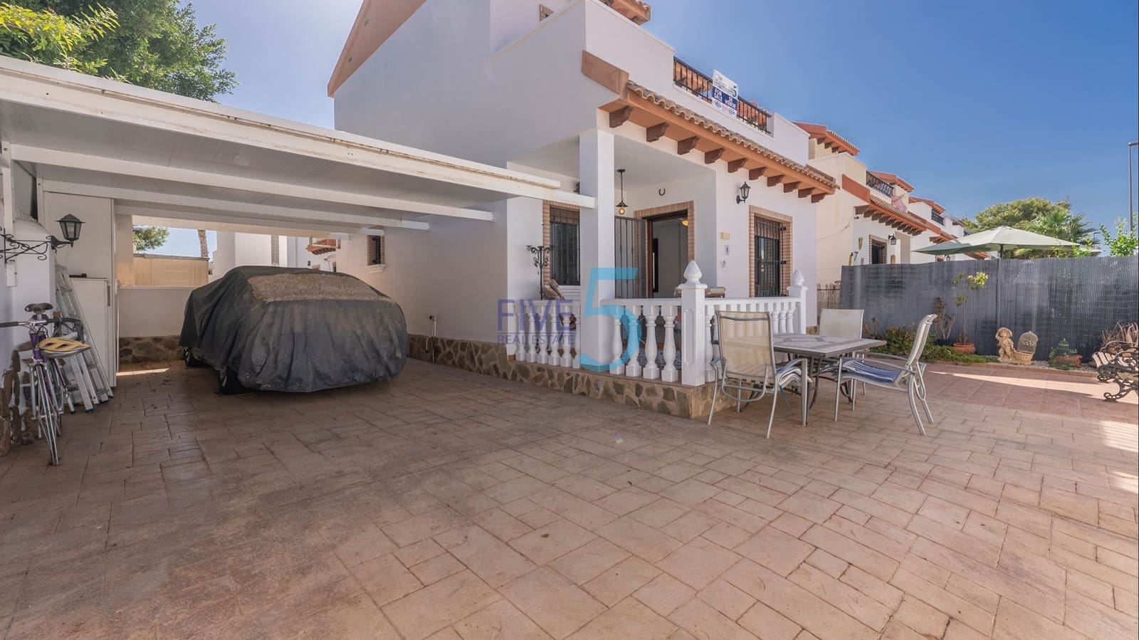 3 soverom Villa til salgs i Villamartin med svømmebasseng garasje - € 299 000 (Ref: 9973845)