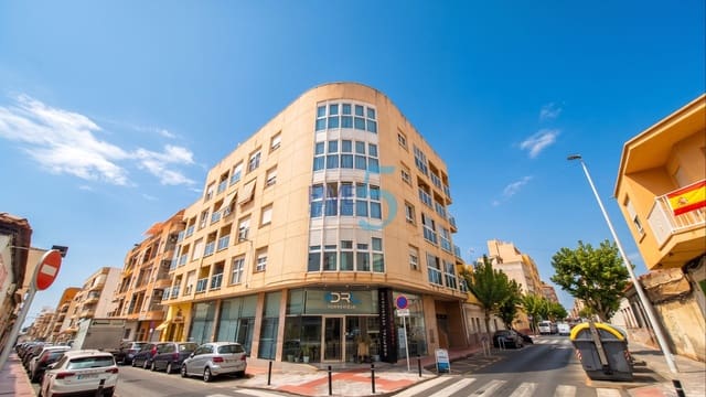 Apartamento de 2 habitaciones en Torrevieja en venta - 155.000 € (Ref: 9974525)