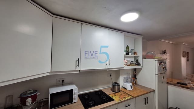 Apartamento de 2 habitaciones en Torrevieja en venta - 155.000 € (Ref: 9974525)