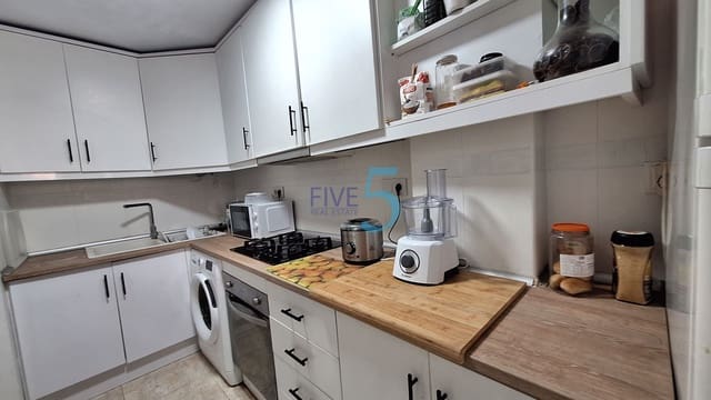 Apartamento de 2 habitaciones en Torrevieja en venta - 155.000 € (Ref: 9974525)