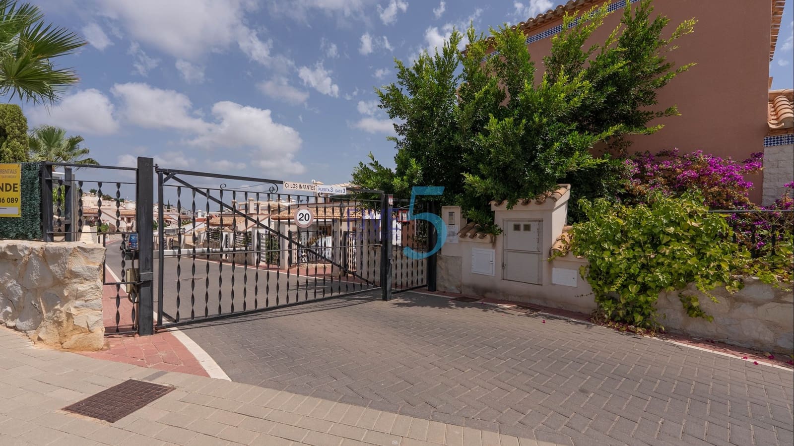 2 bedroom Townhouse for sale in San Miguel de Salinas with pool - € 189,000 (Ref: 9974527)
