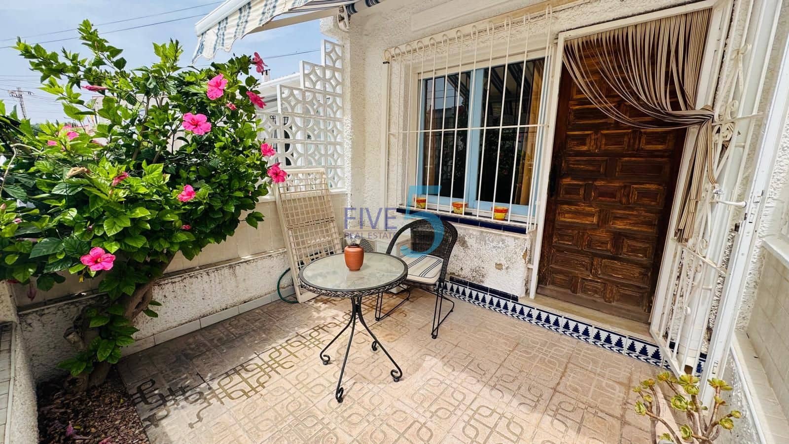 1 bedroom Townhouse for sale in Torrevieja with pool - € 98,000 (Ref: 9974528)