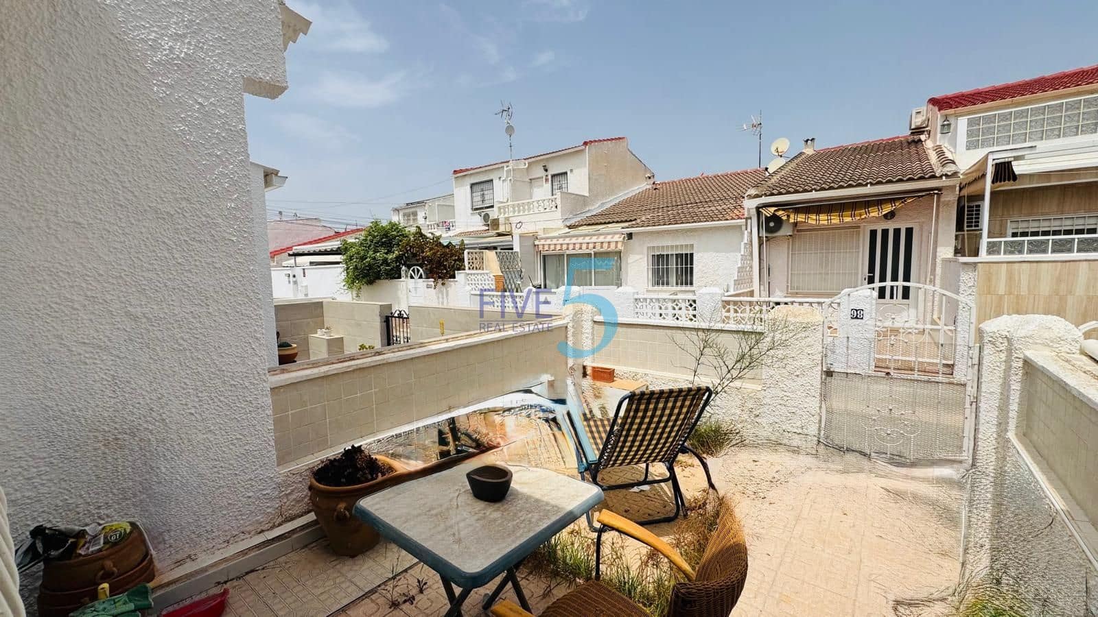 1 bedroom Townhouse for sale in Torrevieja with pool - € 98,000 (Ref: 9974528)