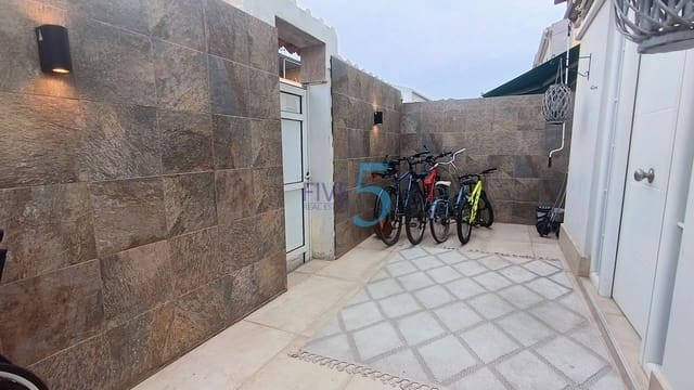 3 soveværelse Semi-Rækkehus til salg i Torrevieja - € 249.999 (Ref: 9976325)