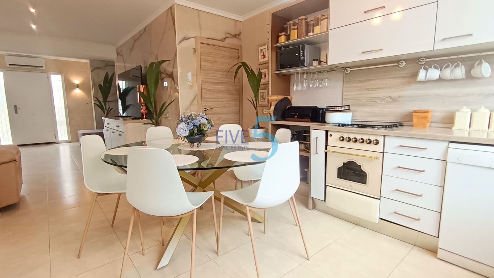 3 sovrum Semi-fristående Villa till salu i Torrevieja - 249 999 € (Ref: 9976325)
