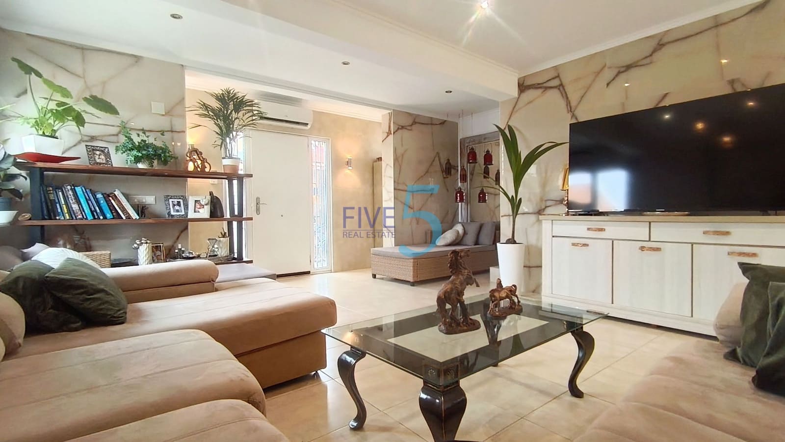 3 sovrum Semi-fristående Villa till salu i Torrevieja - 249 999 € (Ref: 9976325)
