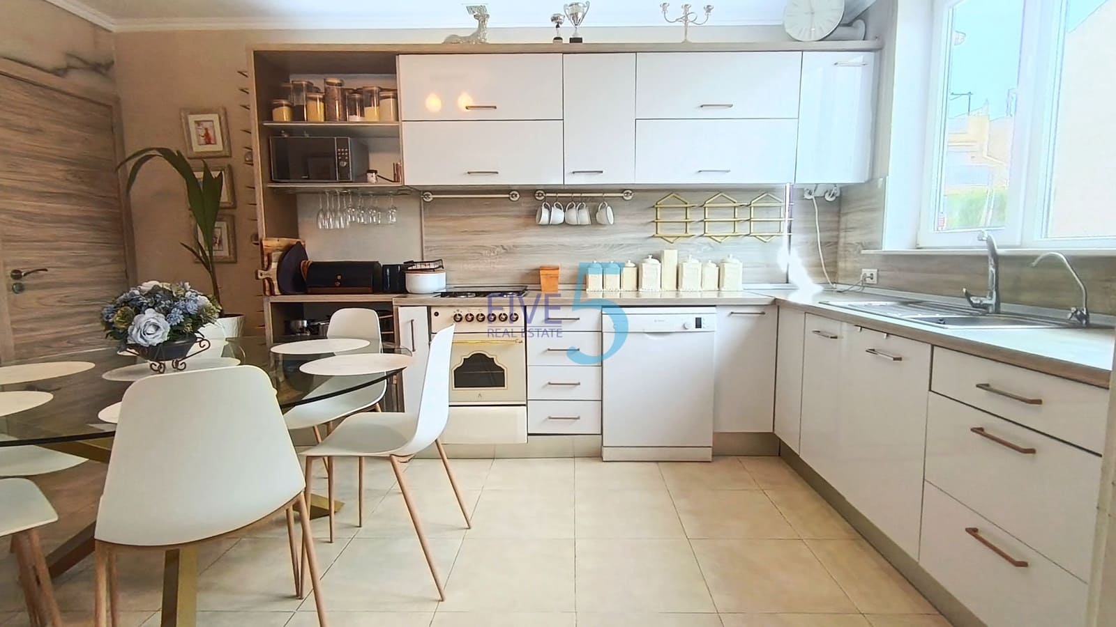 3 sovrum Semi-fristående Villa till salu i Torrevieja - 249 999 € (Ref: 9976325)