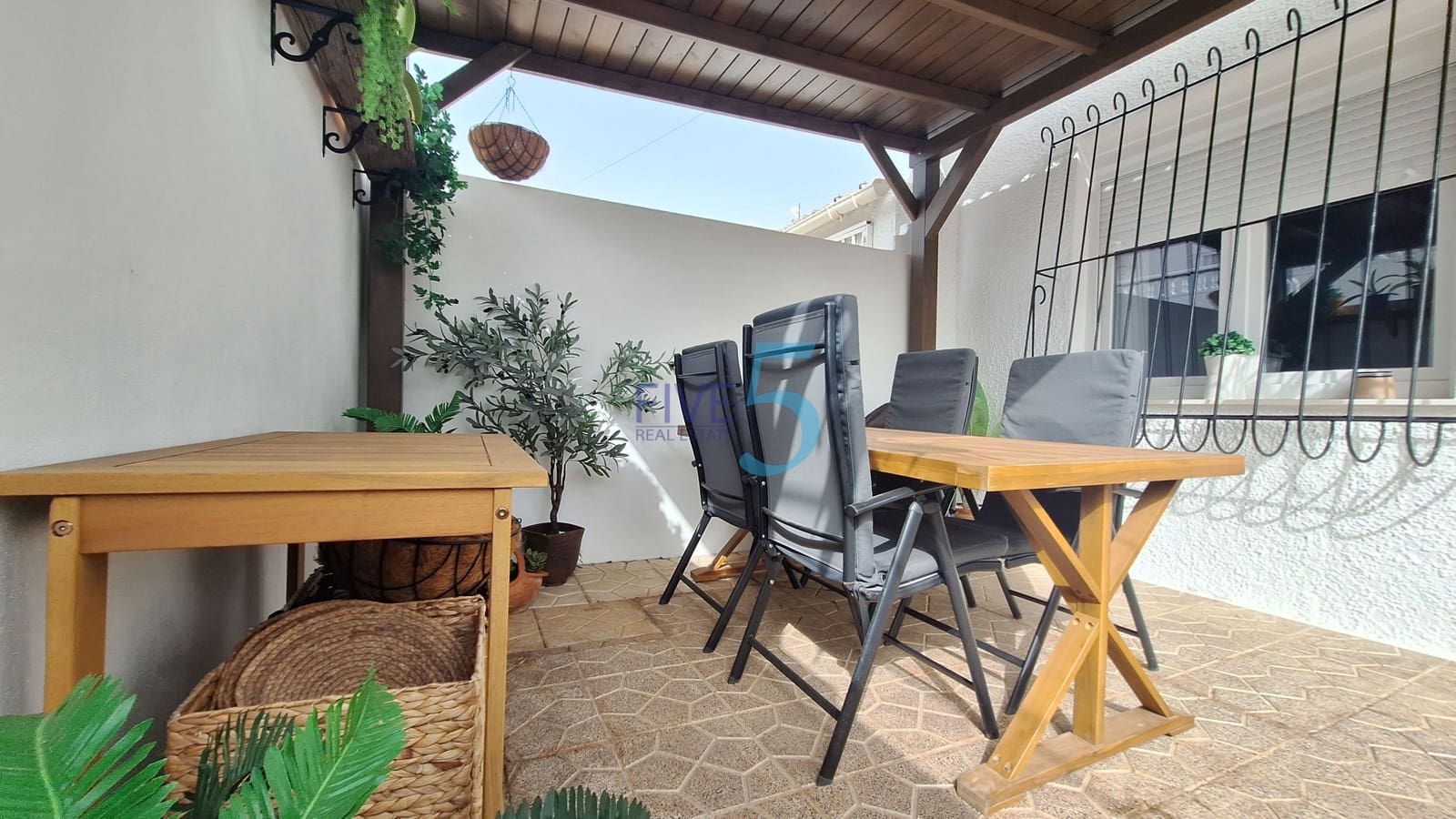 2 Zimmer Bungalow zu verkaufen in Torrevieja mit Pool - 169.000 € (Ref: 9976480)