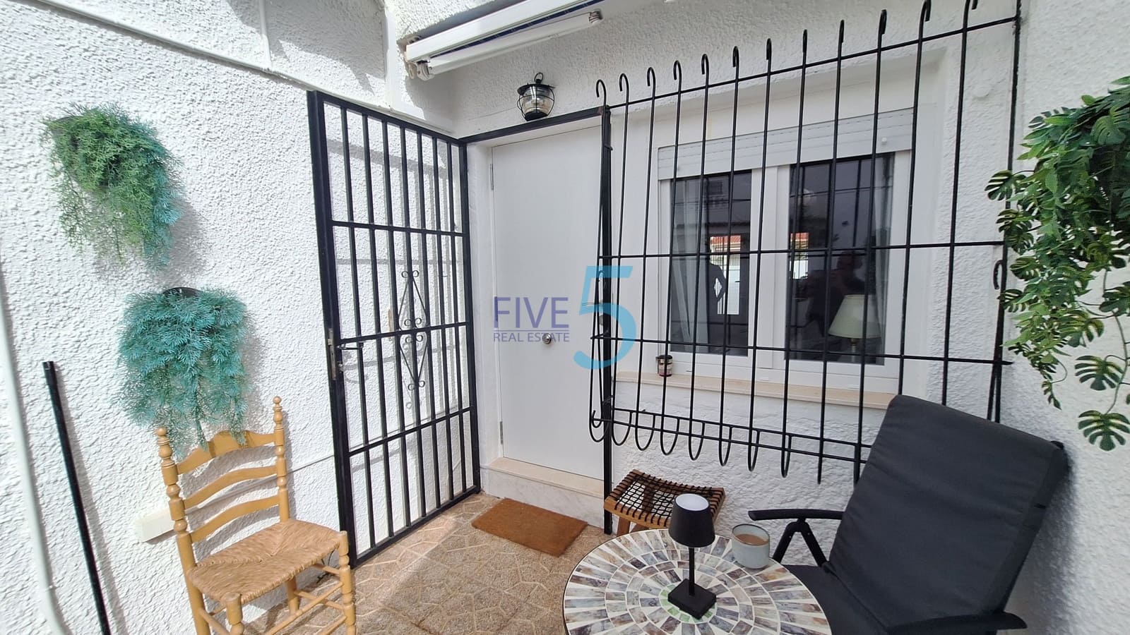 2 Zimmer Bungalow zu verkaufen in Torrevieja mit Pool - 169.000 € (Ref: 9976480)