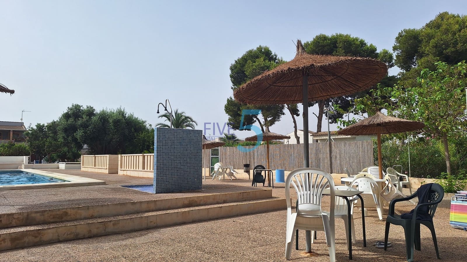 2 Zimmer Bungalow zu verkaufen in Torrevieja mit Pool - 169.000 € (Ref: 9976480)