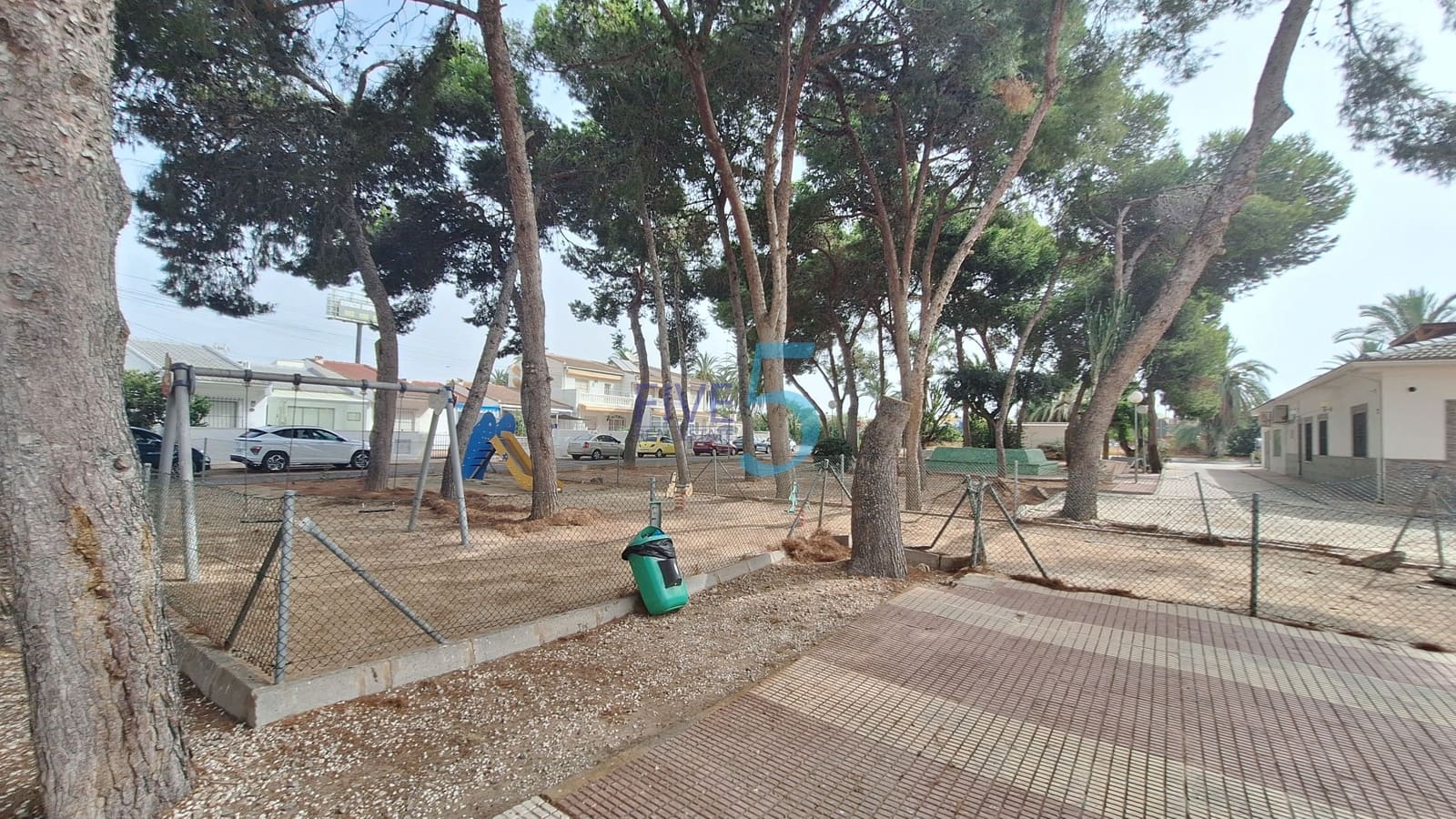2 Zimmer Bungalow zu verkaufen in Torrevieja mit Pool - 169.000 € (Ref: 9976480)