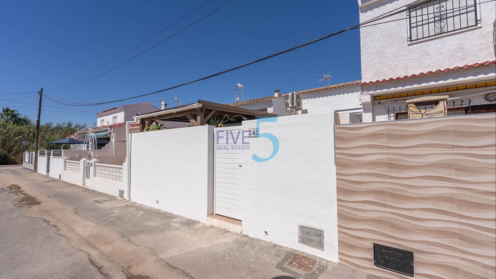 2 camera da letto Bungalow in vendita in Torrevieja con piscina garage - 169.000 € (Rif: 9976480)