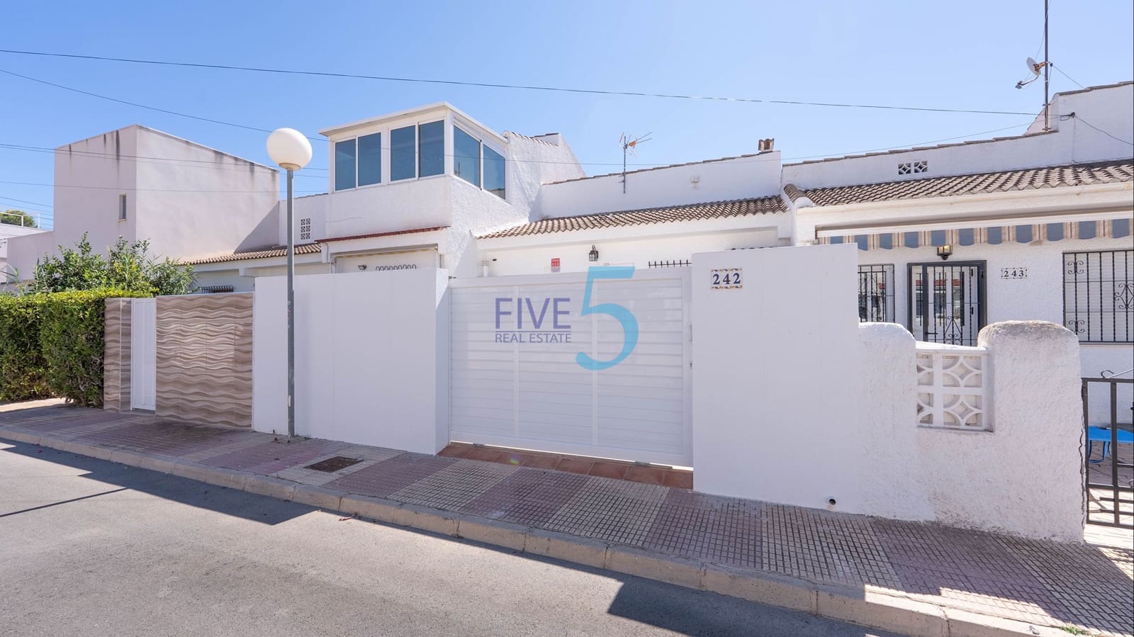 2 camera da letto Bungalow in vendita in Torrevieja con piscina garage - 169.000 € (Rif: 9976480)