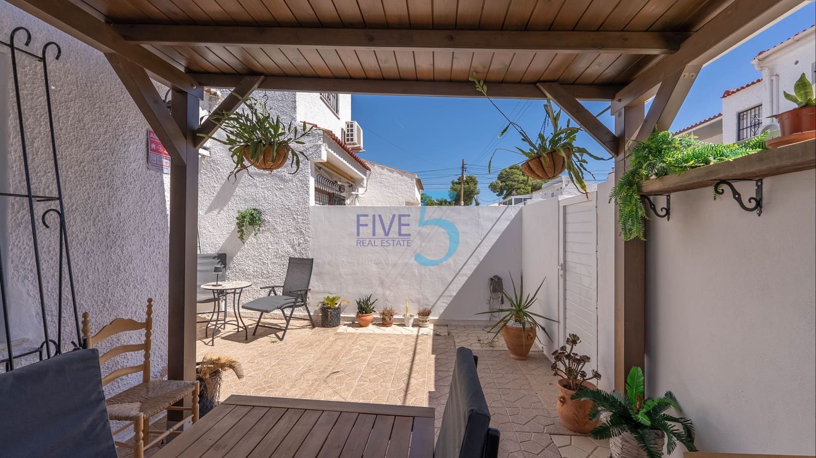 2 camera da letto Bungalow in vendita in Torrevieja con piscina garage - 169.000 € (Rif: 9976480)