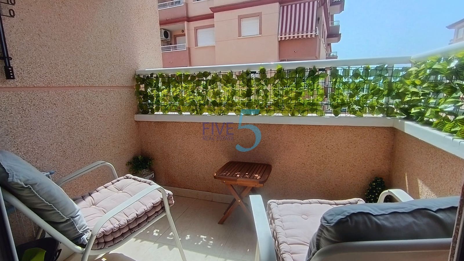 2 bedroom Apartment for sale in Algorfa with pool - € 115,950 (Ref: 9976481)