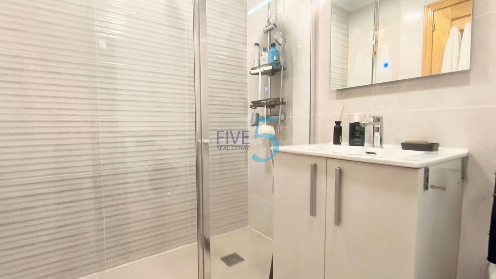 2 bedroom Apartment for sale in Algorfa with pool - € 115,950 (Ref: 9976481)