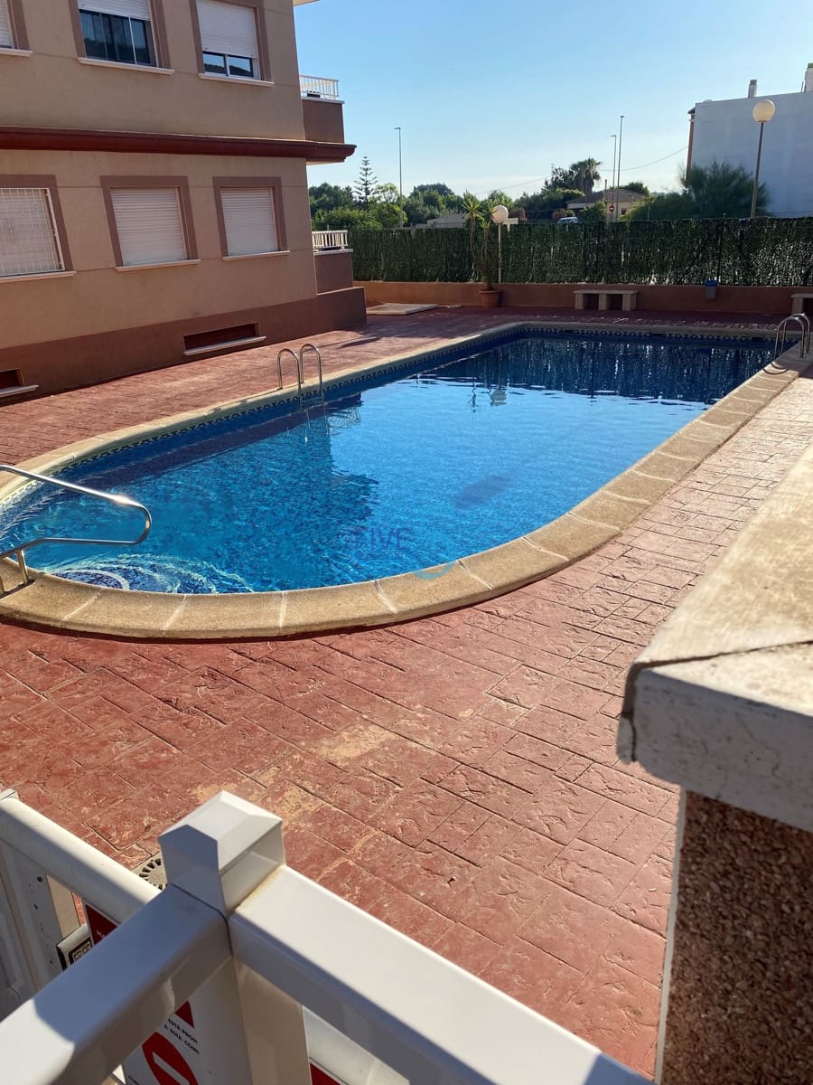 2 bedroom Apartment for sale in Algorfa with pool - € 115,950 (Ref: 9976481)