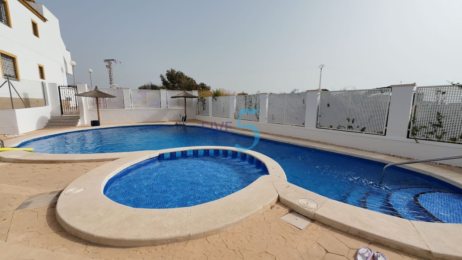 2 soveværelse Lejlighed til salg i Vistabella med swimmingpool - € 128.000 (Ref: 9976482)