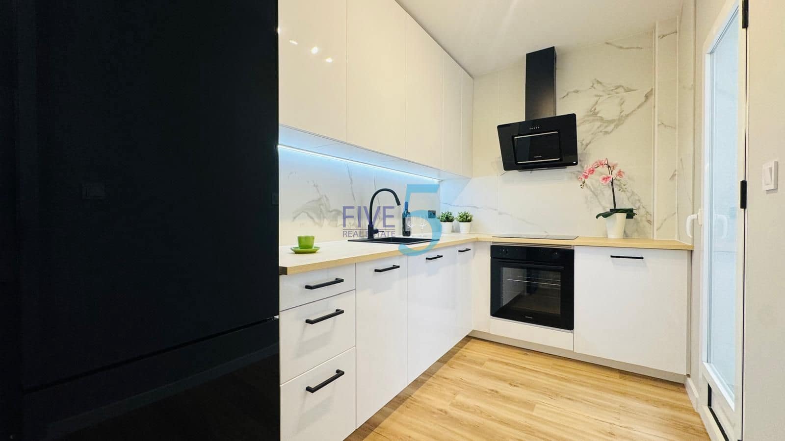 3 soveværelse Byhus til salg i Los Altos med swimmingpool - € 277.900 (Ref: 9976483)
