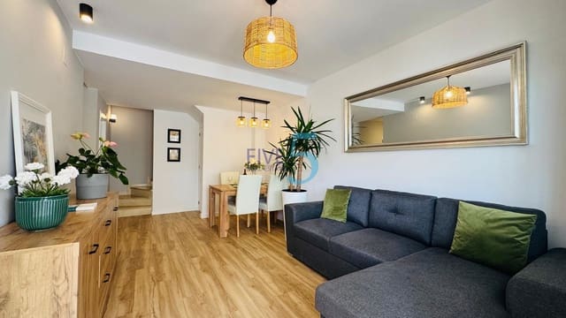 3 soveværelse Byhus til salg i Los Altos med swimmingpool - € 277.900 (Ref: 9976483)