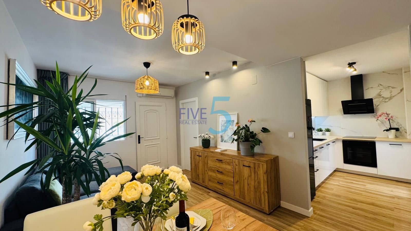 3 soveværelse Byhus til salg i Los Altos med swimmingpool - € 277.900 (Ref: 9976483)