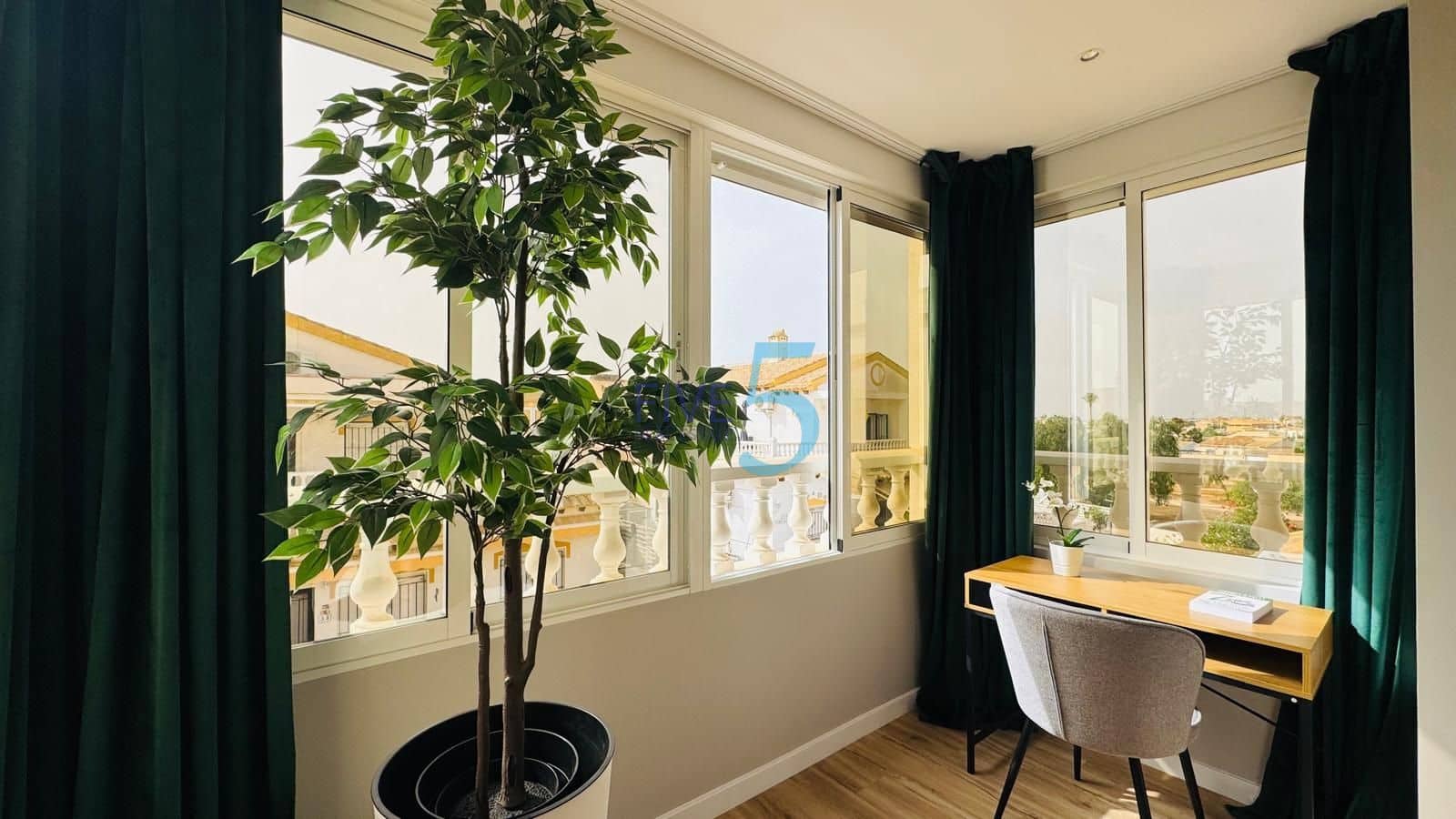 3 soveværelse Byhus til salg i Los Altos med swimmingpool - € 277.900 (Ref: 9976483)