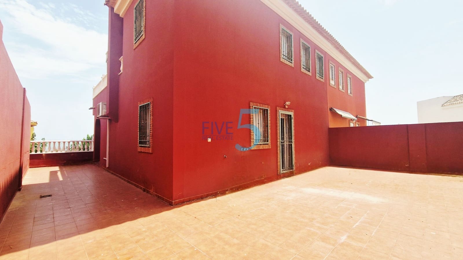 3 chambre Maison de Ville à vendre à El Carmoli avec piscine garage - 299 995 € (Ref: 9977937)