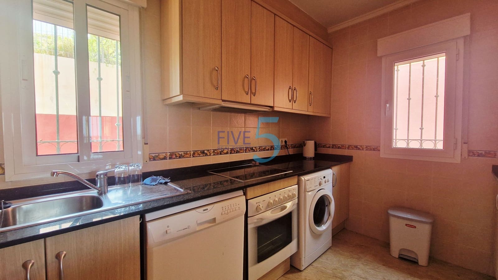 3 chambre Maison de Ville à vendre à El Carmoli avec piscine garage - 299 995 € (Ref: 9977937)