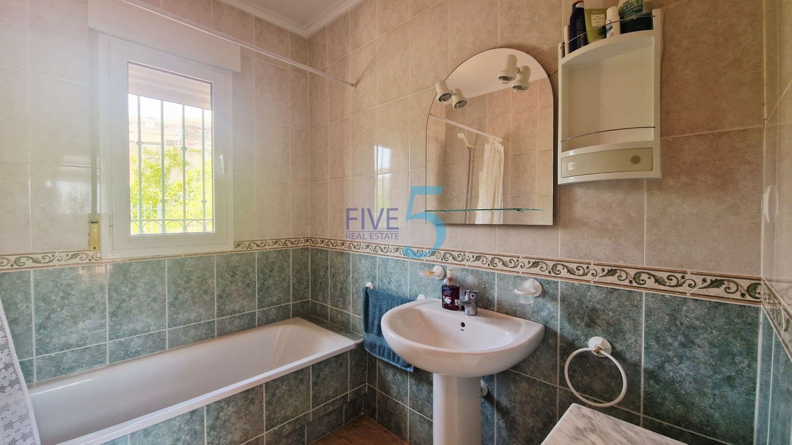 3 chambre Maison de Ville à vendre à El Carmoli avec piscine garage - 299 995 € (Ref: 9977937)