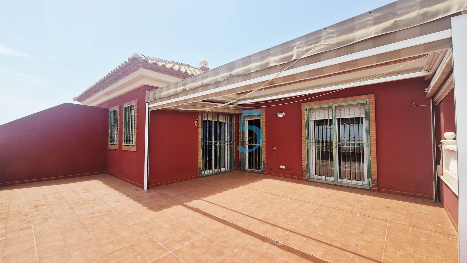 3 chambre Maison de Ville à vendre à El Carmoli avec piscine garage - 299 995 € (Ref: 9977937)